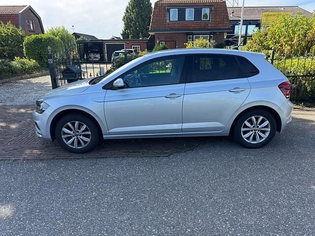 Grijs Gebruikt 2021 VW Polo Hatchback | € 13.885 (Super prijs) - Afbeelding 1/4