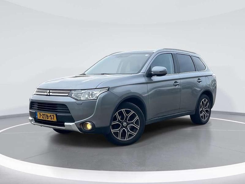 Occasion Mitsubishi Outlander P-HEV Edition 203 PK (149 kW) 2015 Grijs SUV