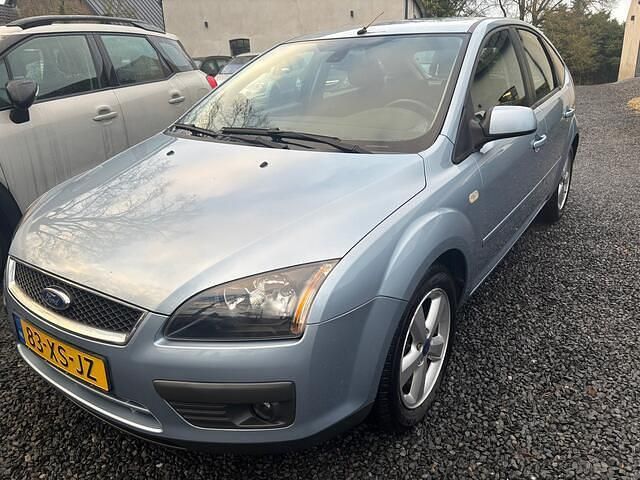 Blauw Gebruikt 2007 Ford Focus Futura Hatchback | € 2.999 (Eerlijke prijs) - Afbeelding 1/4