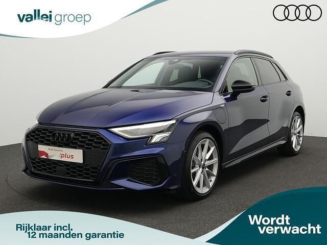 Blauw Gebruikt 2024 Audi A3 Sportback Advanced Hatchback | € 39.400 (Duur) - Afbeelding 1/4