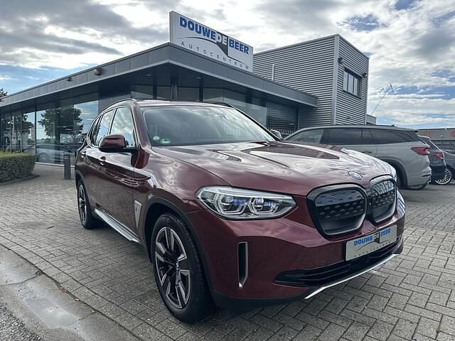 Rood Gebruikt 2021 BMW iX3 Executive SUV | € 36.950 (Eerlijke prijs) - Afbeelding 1/4