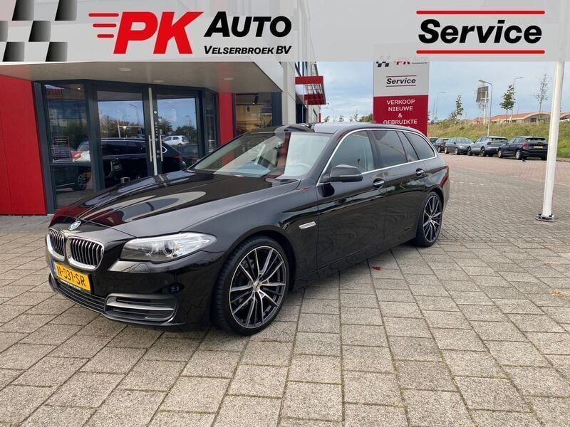 Zwart Gebruikt 2015 BMW 520 Executive Stationwagen | € 20.945 (Duur) - Afbeelding 1/4