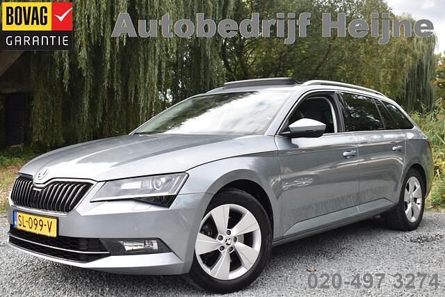 Grijs Gebruikt 2018 Skoda Superb Business Line Stationwagen | € 19.445 (Eerlijke prijs) - Afbeelding 1/4