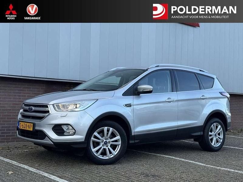Grijs, metallic lak Gebruikt 2017 Ford Kuga Titanium SUV | € 15.450 (Eerlijke prijs) - Afbeelding 1/4