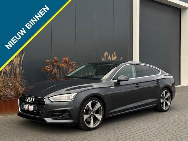 Grijs (metallic) Occasion 2017 Audi A5 Sportback Sport Hatchback | € 23.995 (Iets duurder) - Afbeelding 1/4