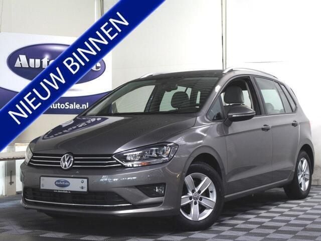Grijs, metallic lak Gebruikt 2014 VW Golf Sportsvan Highline MPV | € 14.744 (Eerlijke prijs) - Afbeelding 1/4