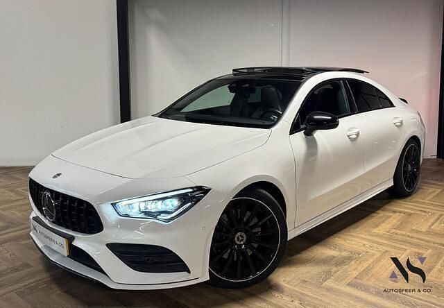 Wit Gebruikt 2020 Mercedes CLA200 Advantage Sedan | € 34.940 - Afbeelding 1/4