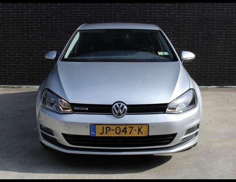 Zilver Gebruikt 2016 VW Golf VII Comfortline Hatchback | € 10.000 (Eerlijke prijs) - Afbeelding 1/4