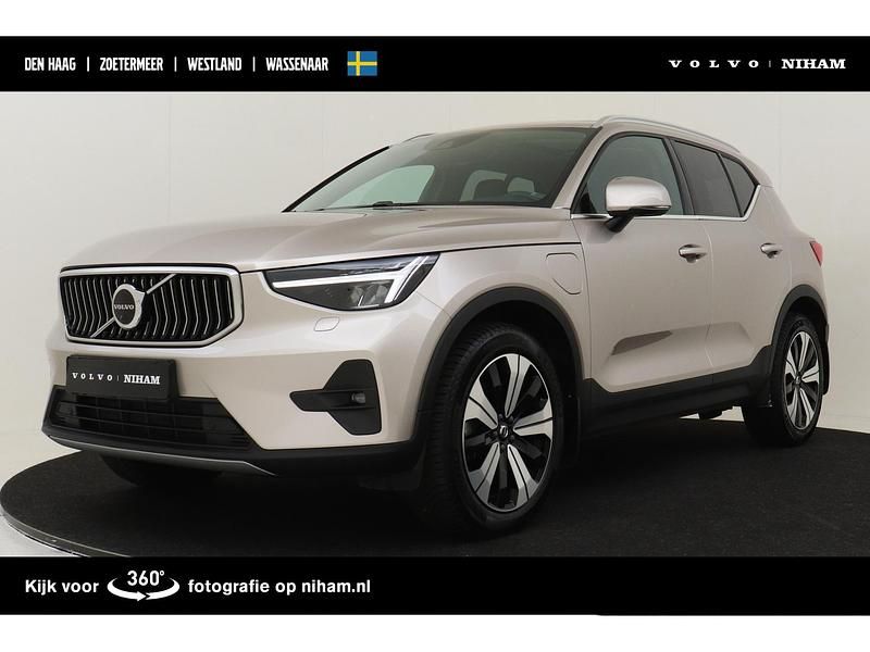 Roze Gebruikt 2023 Volvo XC40 Ultimate SUV | € 39.890 (Eerlijke prijs) - Afbeelding 1/4