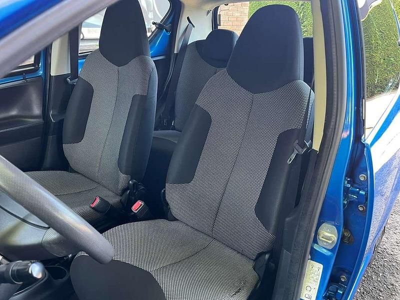 Occasion Toyota Aygo Comfort 68 PK (50 kW) 2013 Blauw Hatchback