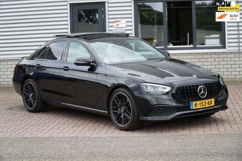 Zwart Gebruikt 2021 Mercedes E200 Luxury Sedan | € 42.850 (Eerlijke prijs) - Afbeelding 1/4