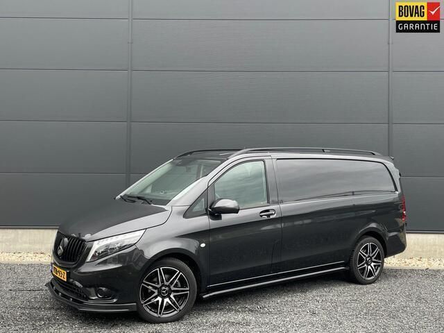 Grijs Gebruikt 2023 Mercedes Vito MPV | € 48.950 (Eerlijke prijs) - Afbeelding 1/4