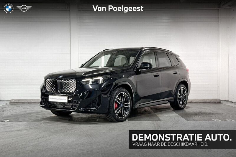 Zwart Gebruikt 2025 BMW iX1 M Sport SUV | € 45.900 (Goede deal) - Afbeelding 1/4