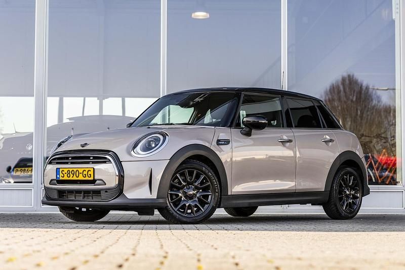 Occasion Mini Cooper Classic 136 PK (100 kW) 2023 Grijs (metallic) Hatchback