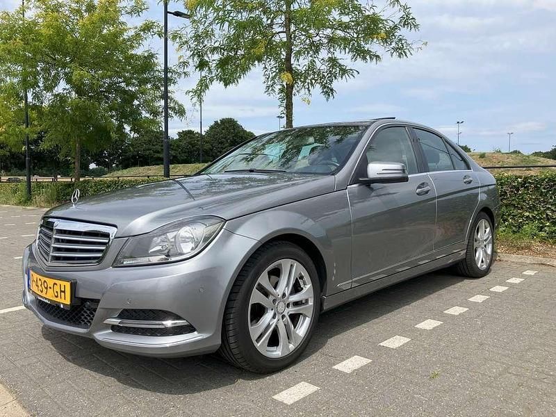 Grijs Gebruikt 2013 Mercedes C180 Avantgarde Sedan | € 12.950 (Eerlijke prijs) - Afbeelding 1/4