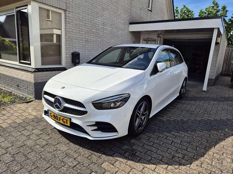 Wit Gebruikt 2019 Mercedes B200 Business MPV | € 23.500 (Goede deal) - Afbeelding 1/4