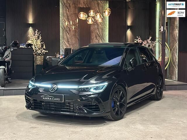 Zwart Occasion 2022 VW Golf VIII R Hatchback | € 39.999 (Iets duurder) - Afbeelding 1/4