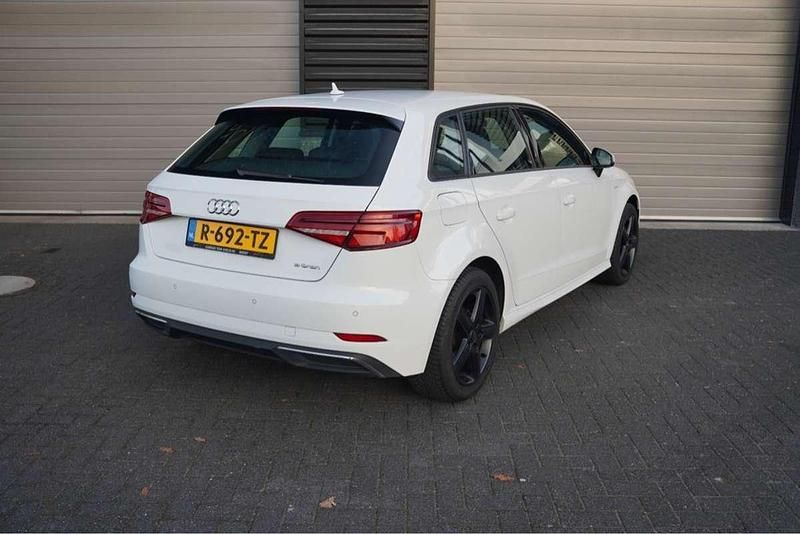 Occasion Audi A3 Sportback e-tron Premium 150 PK (110 kW) 2016 Wit Hatchback