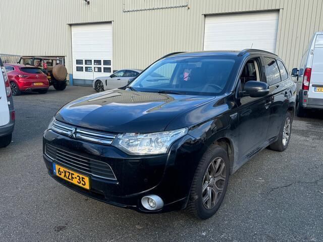 Zwart Gebruikt 2014 Mitsubishi Outlander Edition SUV | € 6.450 - Afbeelding 1/4
