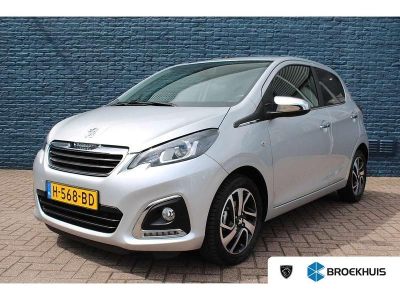 Grijs Gebruikt 2020 Peugeot 108 Allure Hatchback | € 12.200 (Eerlijke prijs) - Afbeelding 1/4