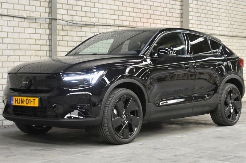 Zwart Gebruikt 2025 Volvo EC40 Performance SUV | € 58.950 - Afbeelding 1/4