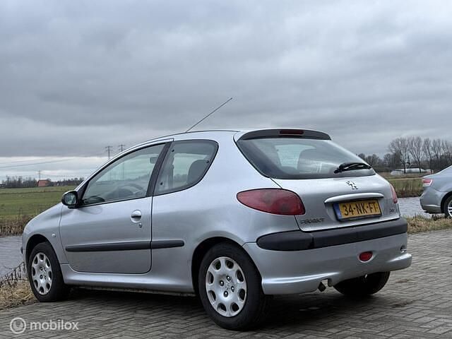 Occasion Peugeot 206 75 PK (55 kW) 2003 Grijs Hatchback