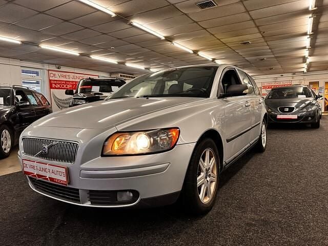Grijs Occasion 2006 Volvo V50 Stationwagen | € 2.250 (Eerlijke prijs) - Afbeelding 1/4
