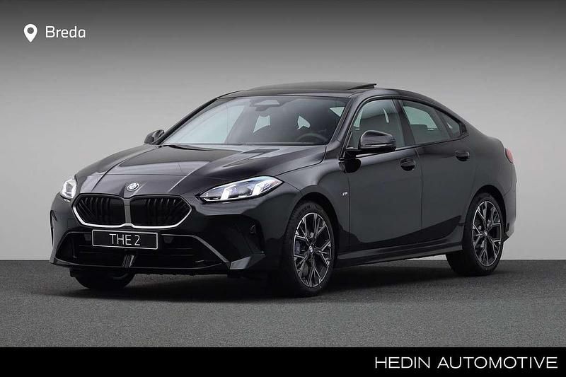 Saphirschwarz metallic (donker zwart metallic) Gebruikt 2025 BMW 220 Comfort Edition Coupé | € 43.880 (Super prijs) - Afbeelding 1/4