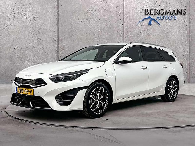 Wit Occasion 2024 Kia Ceed Sportswagon Stationwagen | € 25.800 (Eerlijke prijs) - Afbeelding 1/4