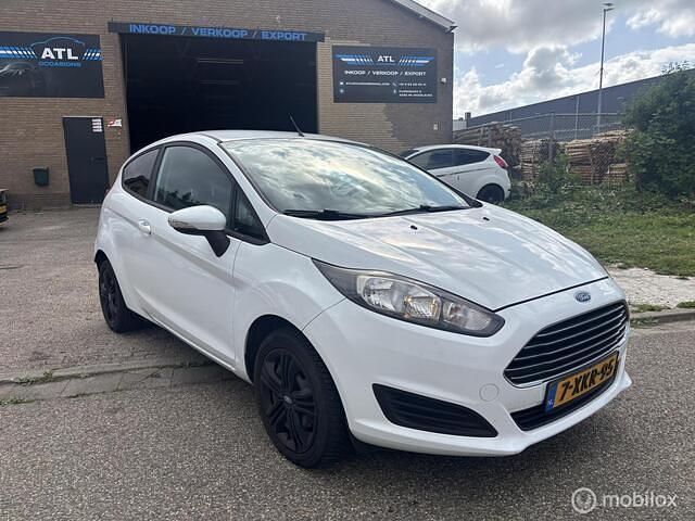 Wit Gebruikt 2014 Ford Fiesta Style Hatchback | € 3.500 (Iets duurder) - Afbeelding 1/4