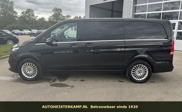 Zwart Gebruikt 2022 Mercedes EQV300 Avantgarde MPV | € 57.959 - Afbeelding 1/4