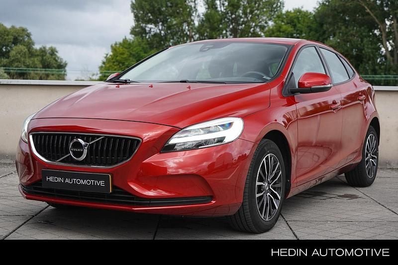 Oranje Gebruikt 2019 Volvo V40 Stationwagen | € 22.995 (Iets duurder) - Afbeelding 1/4