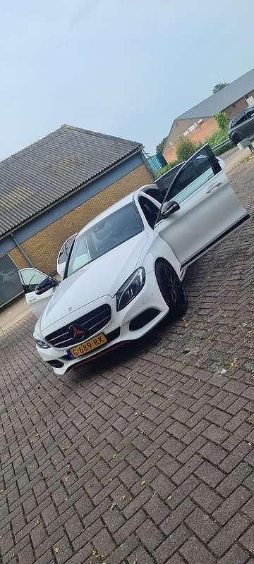 Gebruikt 2015 Mercedes C180 AMG line Sedan | € 18.900 (Duur) - Afbeelding 1/4