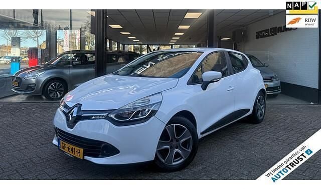 Wit Gebruikt 2015 Renault Clio IV Hatchback | € 8.390 (Eerlijke prijs) - Afbeelding 1/4