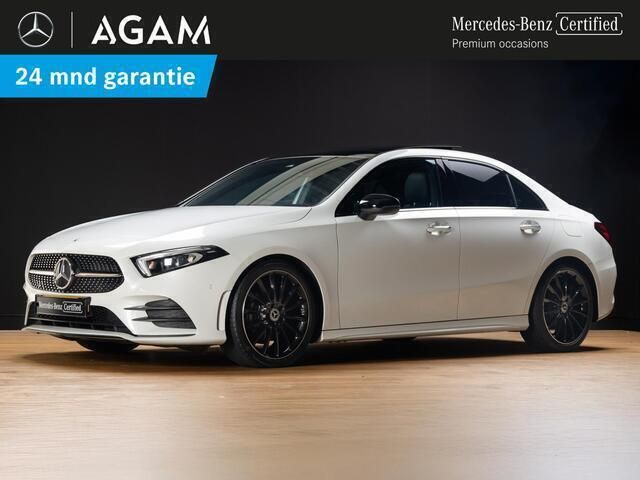 Wit Gebruikt 2022 Mercedes A180 AMG line Sedan | € 33.950 (Iets duurder) - Afbeelding 1/4