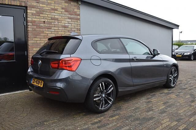 Grijs Gebruikt 2015 BMW 118 M Sport Hatchback | € 12.900 (Goede deal) - Afbeelding 1/2