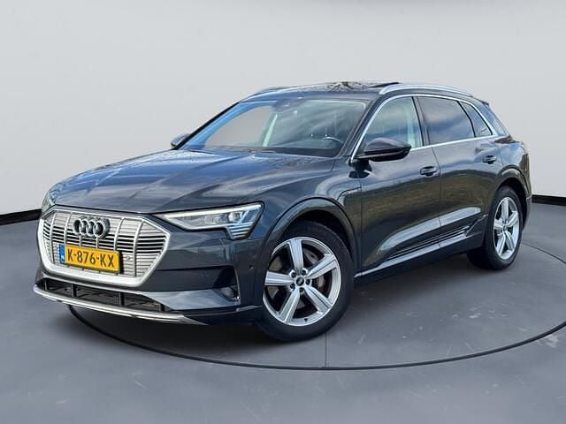 Grijs (metallic) Occasion 2020 Audi e-tron Comfort SUV | € 20.888 (Super prijs) - Afbeelding 1/4