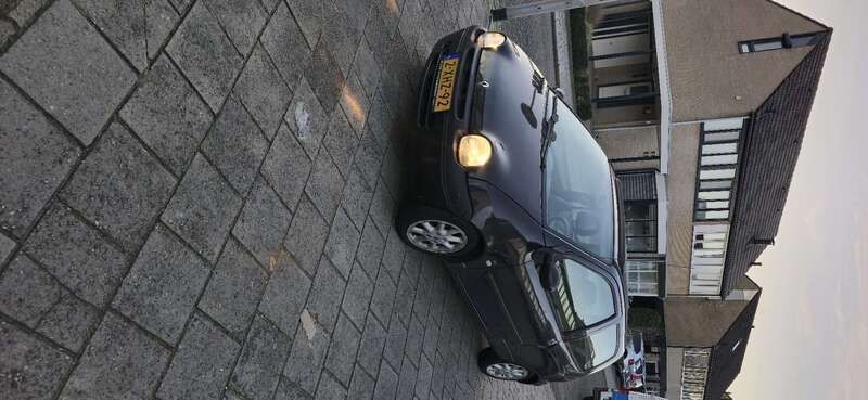 Zwart Gebruikt 2005 Renault Twingo Expression Hatchback | € 800 (Goede deal) - Afbeelding 1/4