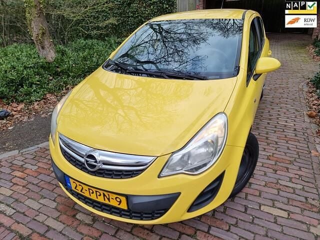 Occasion Opel Corsa Edition 95 PK (69 kW) 2011 Geel Hatchback