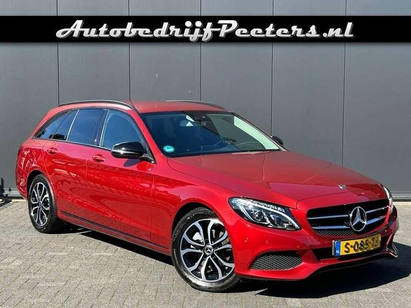 Rood Gebruikt 2017 Mercedes C180 Stationwagen | € 20.950 (Eerlijke prijs) - Afbeelding 1/4