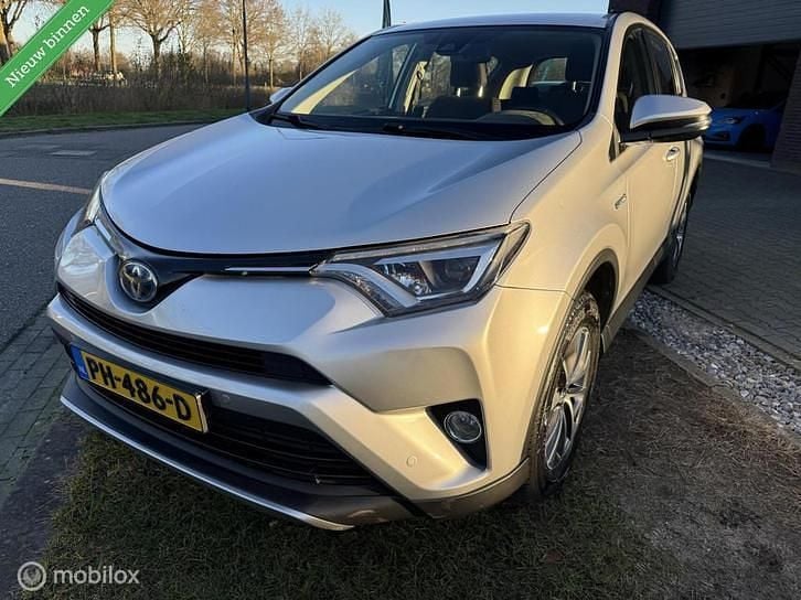 Grijs Gebruikt 2016 Toyota RAV4 Style SUV | € 16.950 (Eerlijke prijs) - Afbeelding 1/4