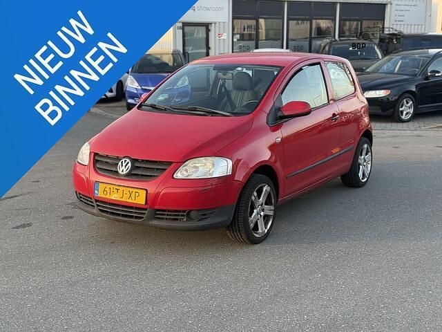 Rood Occasion 2006 VW Fox Trendline Hatchback | € 500 (Super prijs) - Afbeelding 1/4