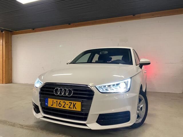 Wit Gebruikt 2016 Audi A1 Sportback Sport Hatchback | € 11.950 (Eerlijke prijs) - Afbeelding 1/4