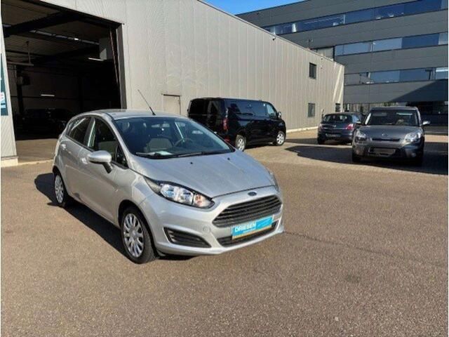 Occasion Ford Fiesta Trend 2015 Zilver Hatchback