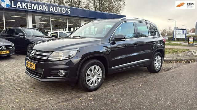 Zwart Occasion 2016 VW Tiguan Sport SUV | € 20.950 (Eerlijke prijs) - Afbeelding 1/4