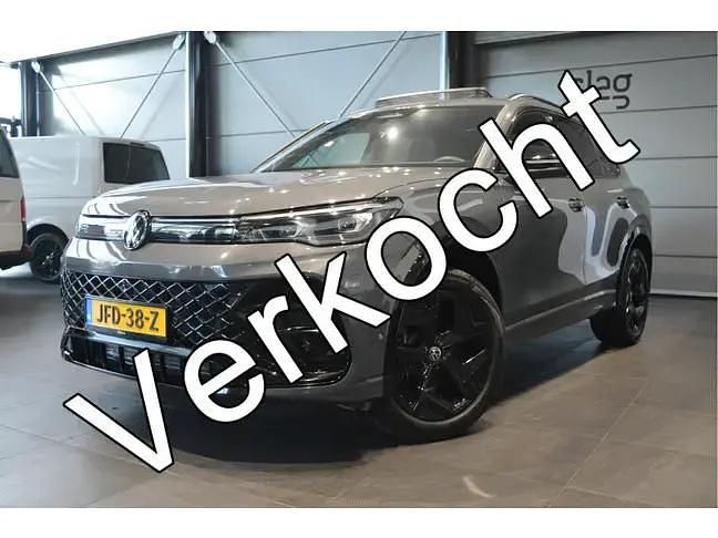Grijs Gebruikt 2024 VW Tiguan R-line SUV | € 57.900 - Afbeelding 1/4