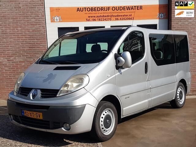 Occasion Renault Trafic Authentique 114 PK (83 kW) 2007 Grijs MPV