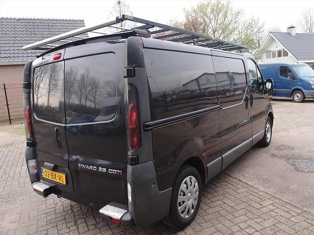 Occasion Opel Vivaro 2006 Zwart (metallic) MPV