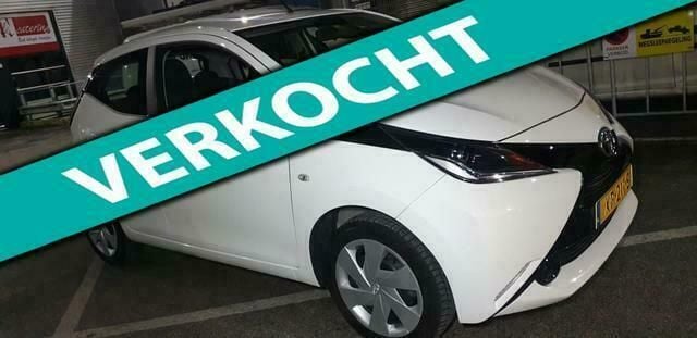 Wit Gebruikt 2015 Toyota Aygo X-play Hatchback | € 6.999 (Super prijs) - Afbeelding 1/4