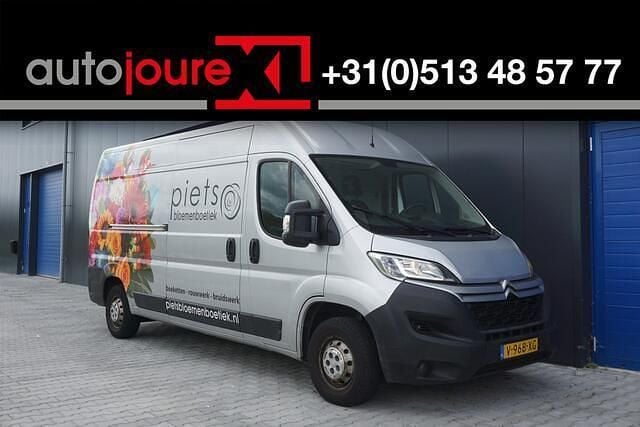 Grijs Gebruikt 2019 Citroën Jumper MPV | € 11.950 (Eerlijke prijs) - Afbeelding 1/4